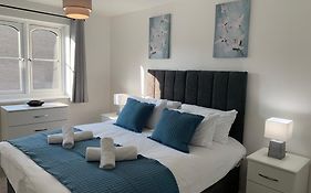 Watford Gemini - Eton 1 - Nr Watford Junction, M1 ,M25